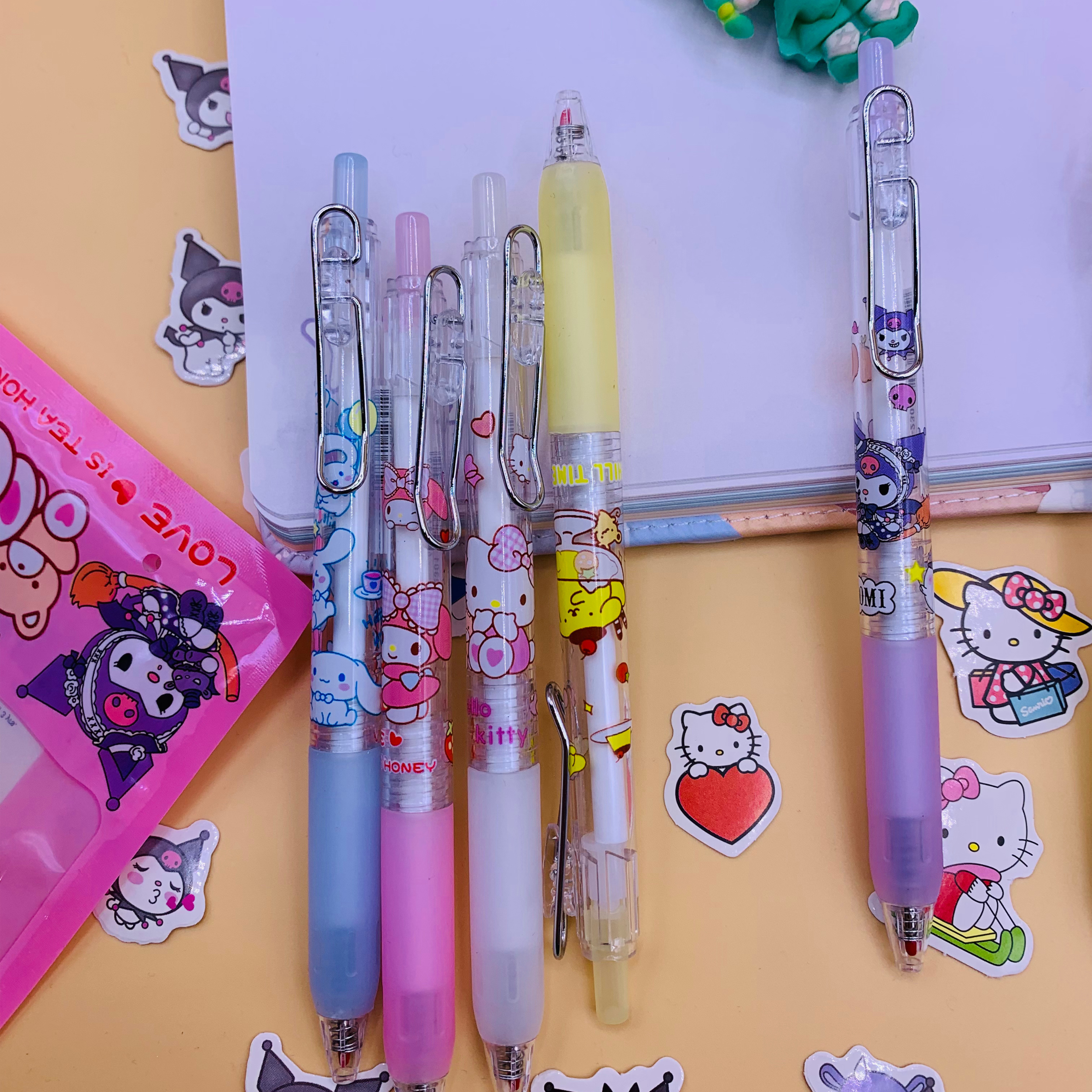 Sanrio Family Metal Hook Grip Gel Pen